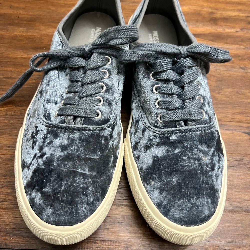 Mossimo Supply Co Sneakers SZ 9
